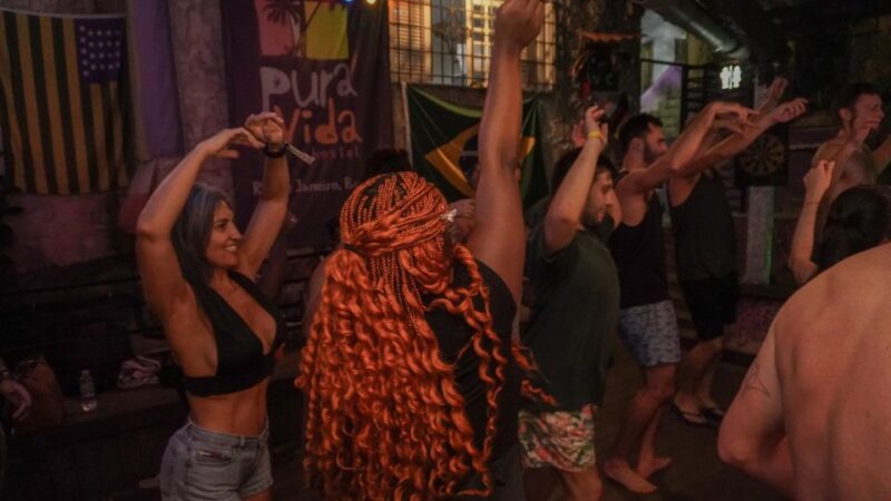 Rio: Caipirinha Workshop (Get 2 Caipirinhas) + 1hr Samba Class - Overview of the Experience