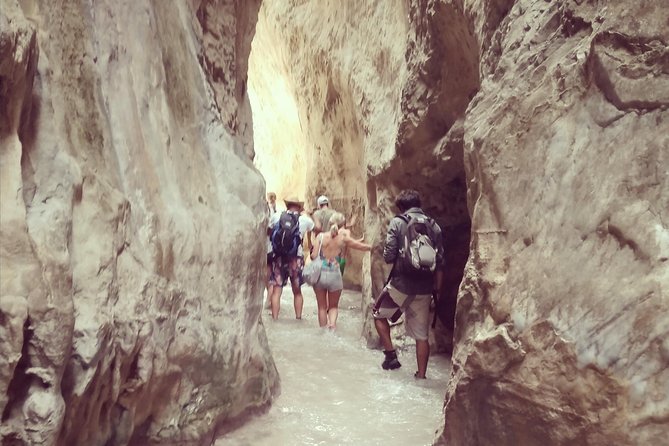 Rio Chillar, Where the Water Is a Trail - Exploring the Riverbed