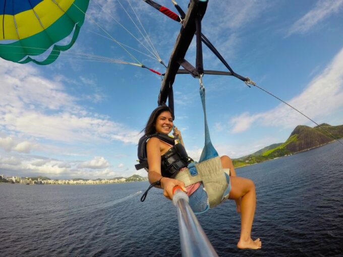 Rio De Janeiro: 2-Hour Boat Trip With Parasailing - Group Size and Meeting Point