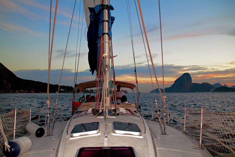 Rio De Janeiro: Guanabara Bay Sunset Sailing Tour & Drinks - Detailed Itinerary