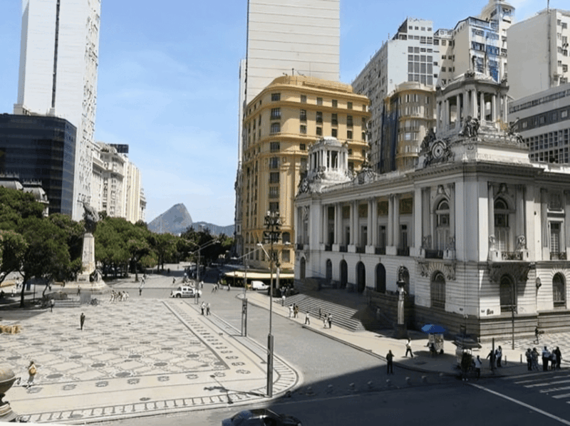 Rio De Janeiro : Must-See Sites Walking Tour With a Guide - Explore Landmarks and Advice