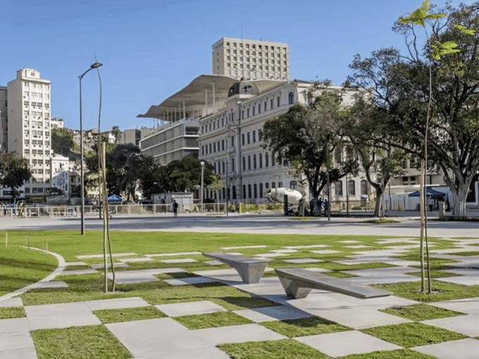 Rio De Janeiro : Must-See Sites Walking Tour With a Guide - Tour Highlights