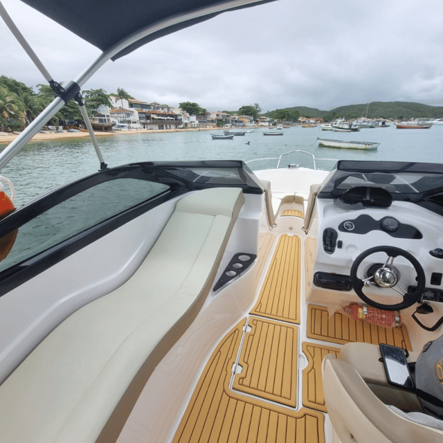 Rio De Janeiro: Private Speedboat Tour in Búzios 8 Pax - Boat Features