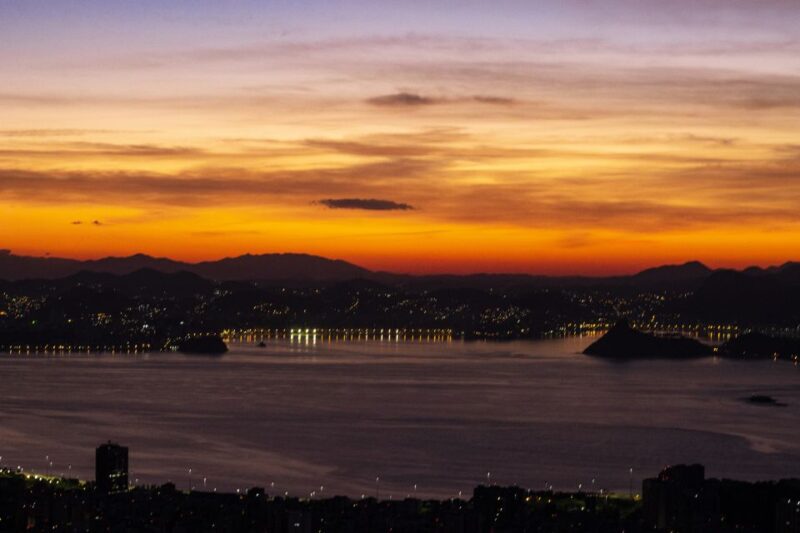 Rio De Janeiro: Private Sunrise Tour at Mirante Dona Marta - Transportation and Guide
