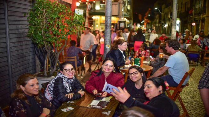 Rio De Janeiro: Pub Crawl Lapa - Cachaça Shot and Bar Visits