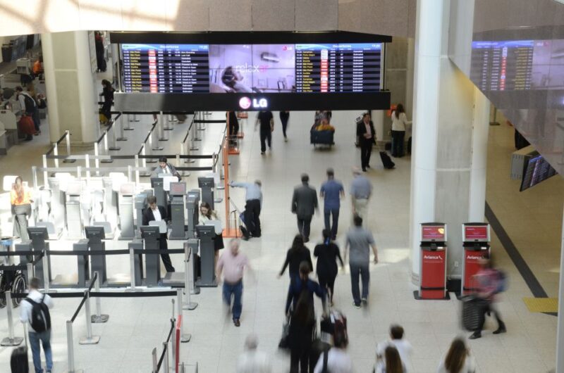 Rio De Janeiro: Shared Transfer From or to Airport - Airport Pickup Details