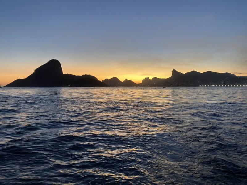 Rio De Janeiro: Sunset Sailboat Tour With Open Bar - Captivating Sunset Vistas