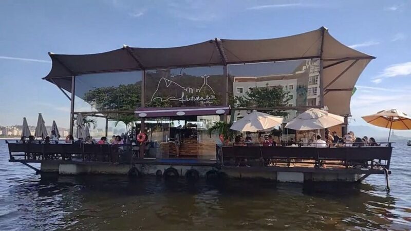Rio: Floating Breakfast + Boat Trip in Guanabara Bay - Panoramic Views of Sugarloaf and Morro