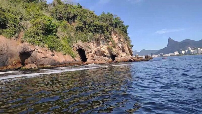 Rio: Floating Breakfast + Boat Trip in Guanabara Bay - Boat Cruise in Guanabara Bay