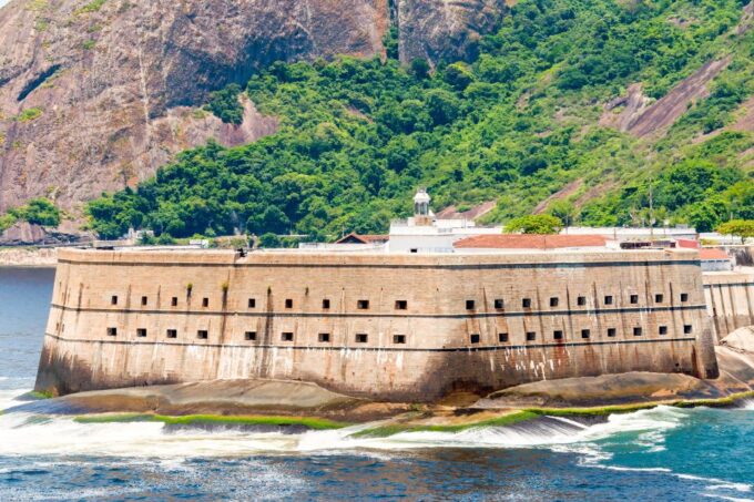 Rio: Guanabara Bay 2-Hour Boat Tour - Fortress and Fortifications