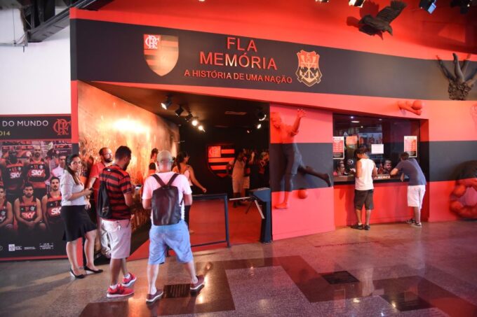Rio: Maracana and Flamengo Football Tour With Museum - Tour Duration and Languages Offered