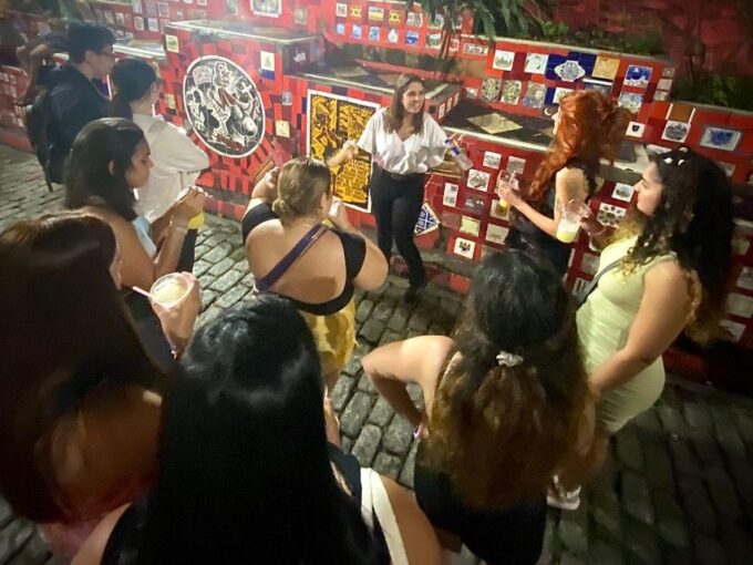 Rio: Pub Crawl in Lapa With Cachaça Tasting and Live Samba - Dancing to Brazilian Rhythms