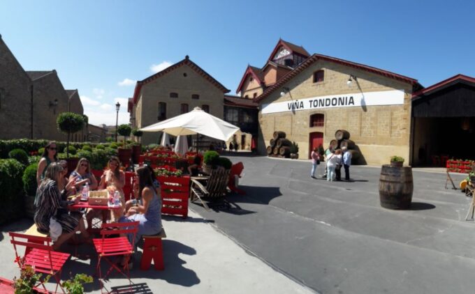 Rioja: Private Wine Tasting Tour - Exploring Wineries