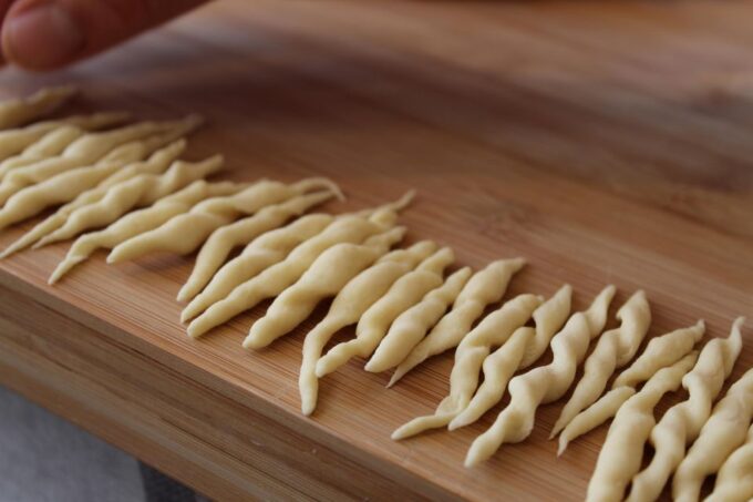 Riomaggiore: Pasta and Tiramisù Cooking Class - Discovering Ligurian Cuisine
