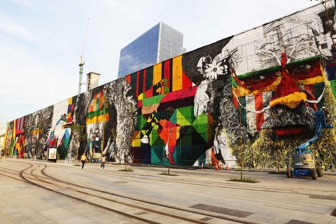 Rios Graffiti Tour: Journey Through Urban Art and Transformation - Discovering the Art of Transformation