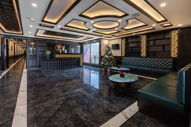 RITA CRUISE - BEST LUXURY 5 STAR CRUISE in HALONG BAY From HANOI - Dining and Meals