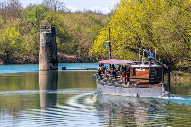 River Boat Tour in Old ŽItna LađA With Drinks - Meeting and Pickup