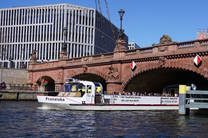 River Cruise With Tour Guide (Ger./Engl.) Berlin. Hadynski - Confirmation and Accessibility Information