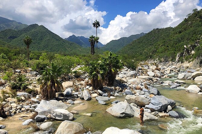River Hiking Adventure + Lunch at Local´s Farm - Key Points