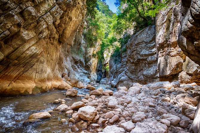 River Trekking in Neda - Accessibility and Fitness Level