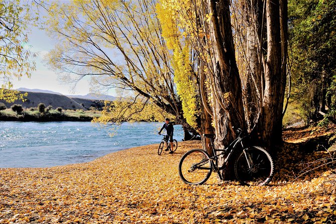 Riverside Biking Tour - Duration and Pace