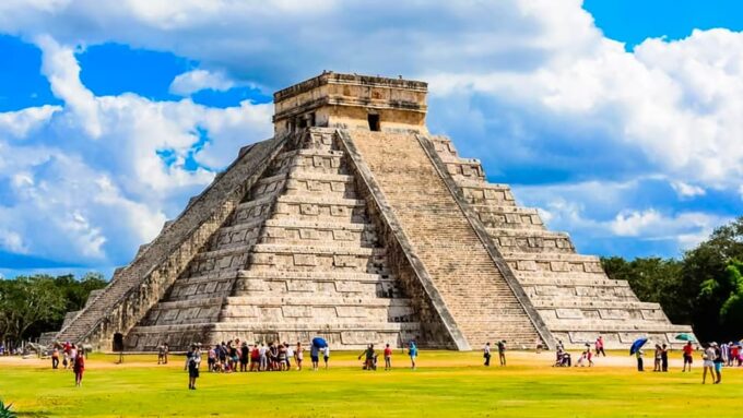 Riviera Maya/Cancun: Chichen Itza, Cenote & Valladolid Tour - Guide Rating