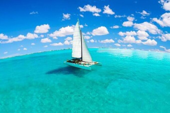 Riviera Maya: Isla Contoy and Isla Mujeres Full-Day Tour - Buffet Lunch and Exploration