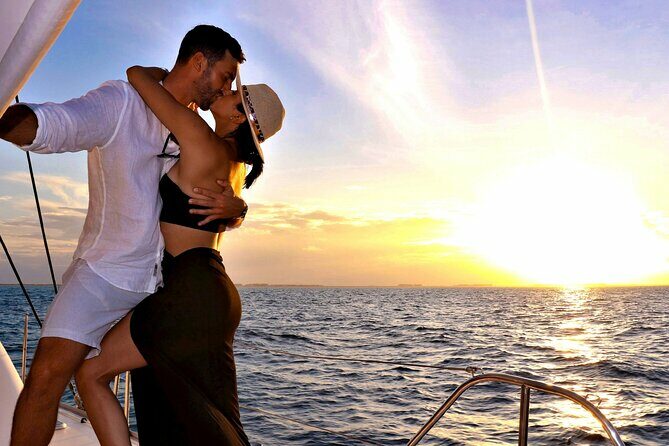 Riviera Maya Luxury Sunset Sailing plus Light Dinner and Open Bar - An In-depth Look at the Riviera Maya Sunset Sailing Tour