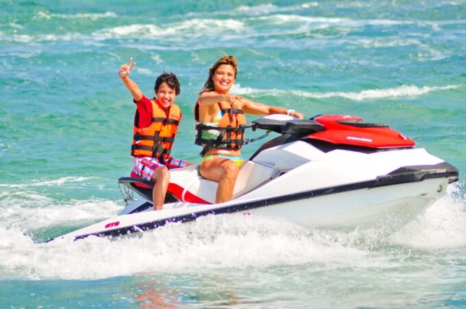 Riviera Maya: WaveRunners & Beach Club Access - Tour Duration and Languages