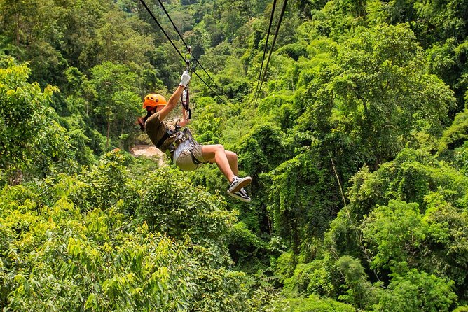 Roatan Excursion: Rum Company, Chocolate Factory With Sloths Park - Chocolate Factory Tour