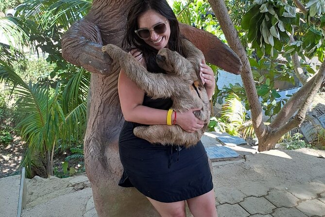 Roatan Highlight City Private Tour & Beach Break - Visiting the Animal Sanctuary