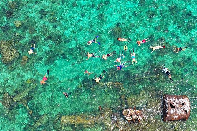 Roatan Private Catamaran Shipwreck, Blue Channel and Starfish With Transfer - Discovering the Starfish Area