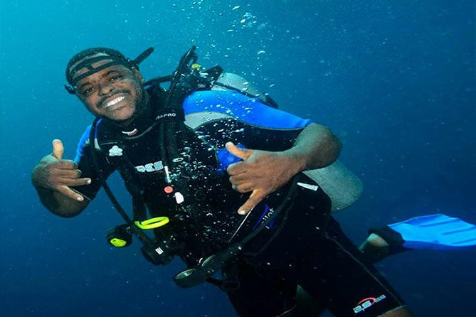 Roatan Reactive-Refresher Dive Course - Pickup and Accessibility