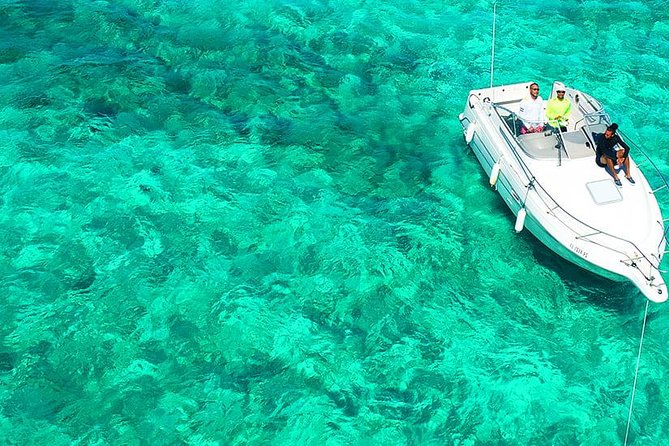 Roatan VIP Private Yacht Snorkeling Adventure - Key Points