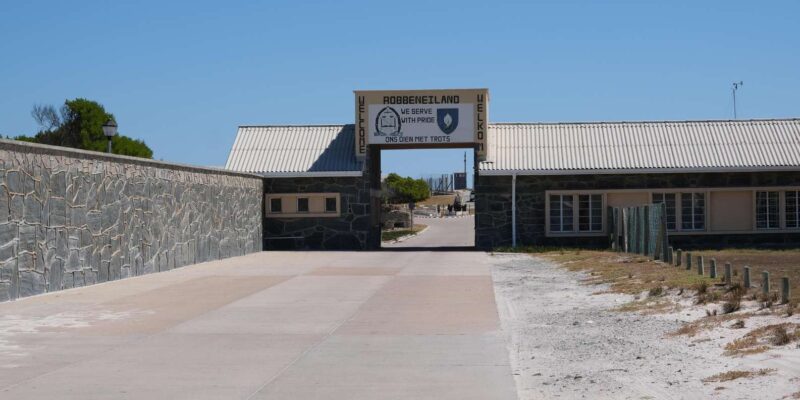 Robben Island, Kirstenbosch and Groot Constantia Tour - Itinerary Details