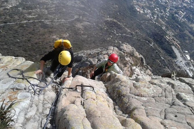 Rock Climbing and Rappelling for Beginners in Peña De Bernal, Querétaro - Recommended Attire and Transportation