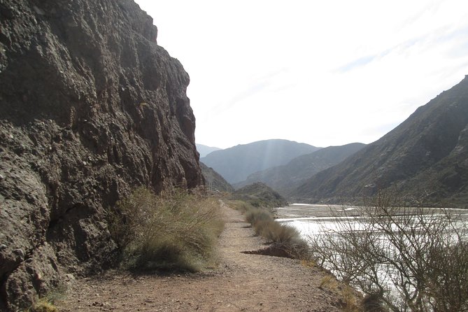 Rock Trip: Climbing in Mendoza: Caheuta - Potrerillos - Caheuta: Scaling the Rock Faces