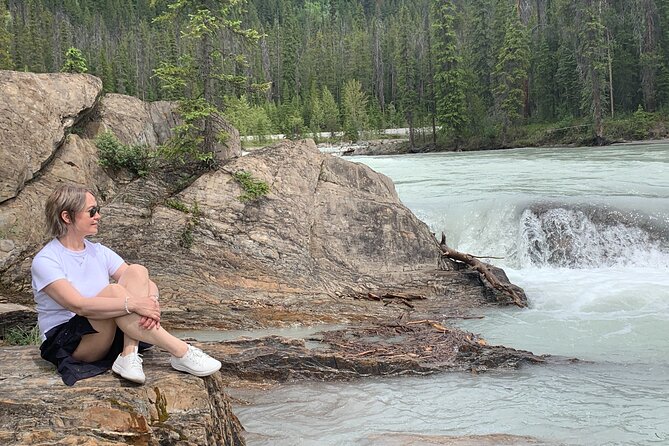 Rocky Mountains Jasper and Banff Tour 5 Day - Experiencing the Minewanka Lake Cruise