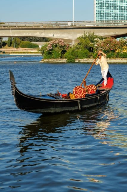 Roma: the One and Only Roma Gondola Tours on the Lake! - Highlights of Your Gondola Adventure