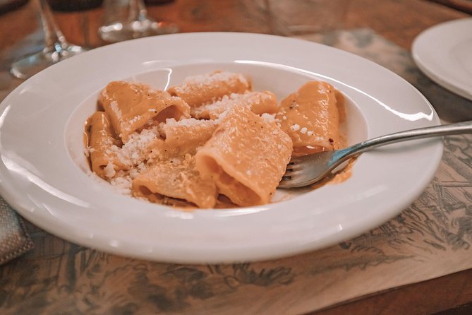 Roman Countryside Food & Wine Tasting in a Medieval Winery - Exploring the Medieval Village