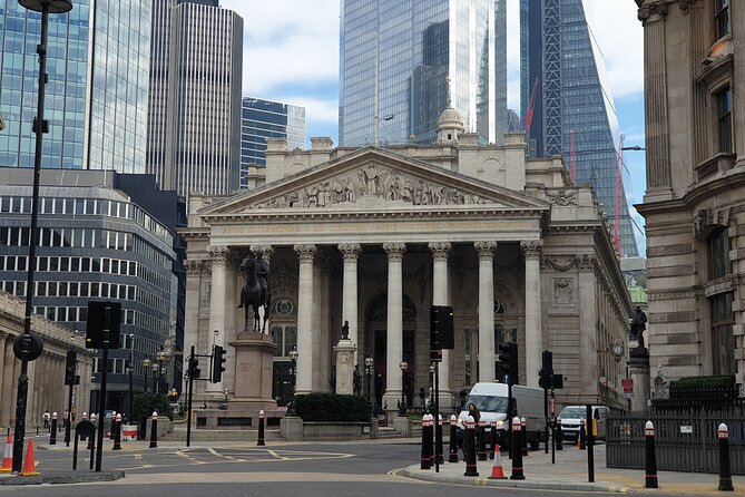 Roman Ruins to Blitz Bombings: A Walking Tour of Londons Fiery History - Charles Dickens and Victorian England