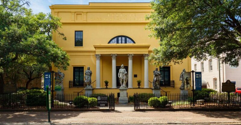 Romance by the River: Savannah's Waterfront Love Story - Exploring Romantic Landmarks