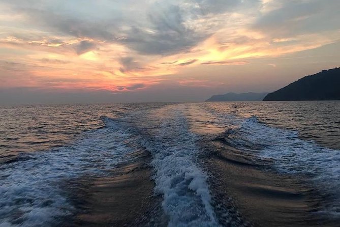 Romance in Cinque Terre: a Boat Trip at Sunset, With an Aperitif Onboard - Meeting Point and Logistics