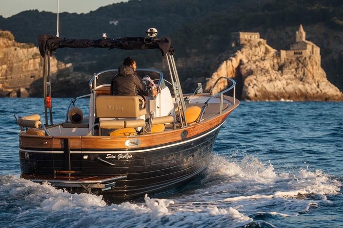 Romance in Cinque Terre: a Boat Trip at Sunset, With an Aperitif Onboard - Capturing Breathtaking Moments
