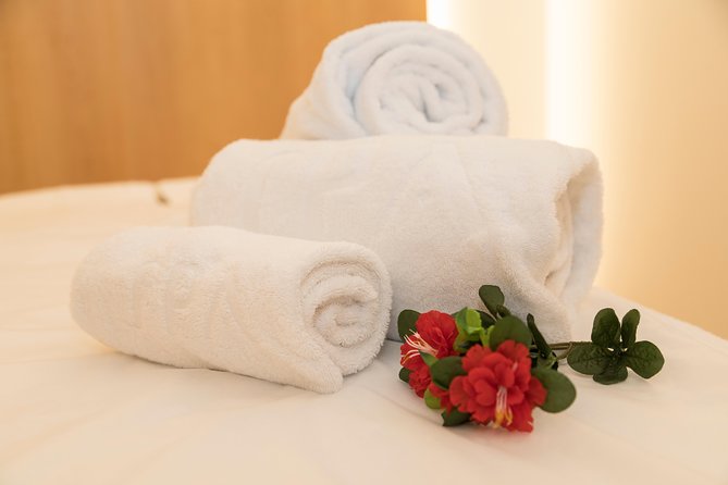 Romantic Couple Massage + SPA Entry and Private Jacuzzi With Cava - Accessibility Considerations