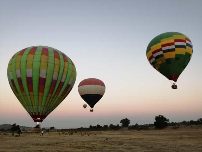 Romantic Couples Flight: Huasca De Ocampo Getaway - Accommodation and Meals