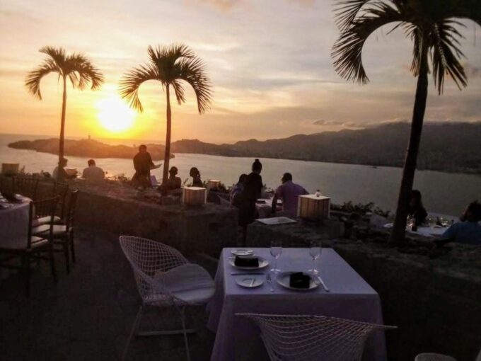 .Romantic De Luxe Bella Vista Dinner+Drink & Divers 2 Drinks - Ratings