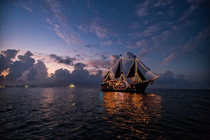 Romantic Dinner on a Spanish Galeon in Cancun - What to Expect