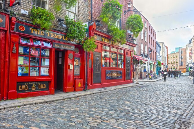 Romantic Dublin: Cupid Quest Experience - Landmarks and Sightseeing