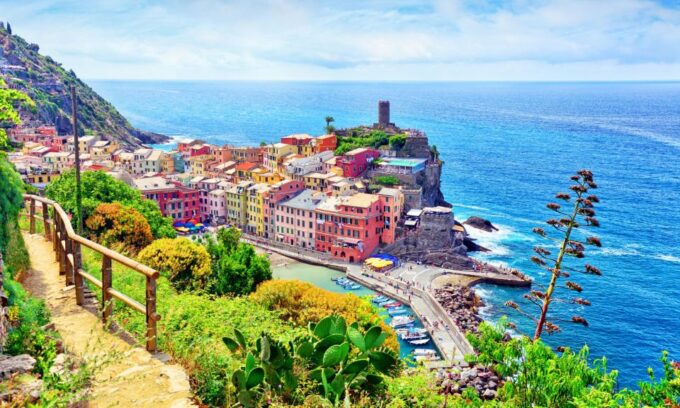 Romantic Escape in Cinque Terre: Love and Landscapes - Explore Cinque Terres Romance